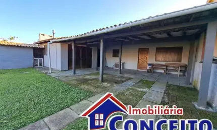 C1051 - Ótima residência em excelente localização no Centro de Imbé