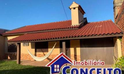 C673 - Linda residência localizada próxima ao mar em Santa Terezinha