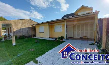 C674 - Linda residência com 3 dormitórios no balneário Ipiranga