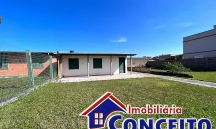 C703 - Residência em ótima localização no balneário Mariluz