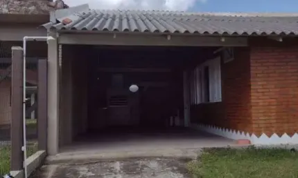 C1072 - Residência de esquina a 450 metros do mar no Centro de Imbé