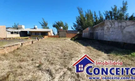 T292 - Terreno de 300m² a poucos metros do mar no balneário Imara