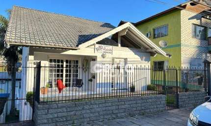 Casa com 3 dormitórios à venda, 240 m²- Piratini - Gramado/RS