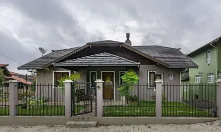 Casa à venda, 288 m² por R$ 1.740.000,00 - Centro - Canela/RS