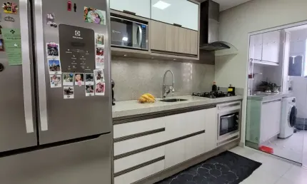 Lindo Apartamento de 3 dormitórios no Centro de Criciúma