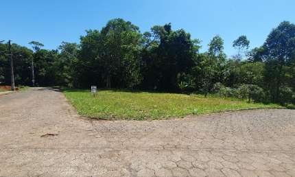 Lindo terreno de esquina, Bairro São Defende- Criciúma