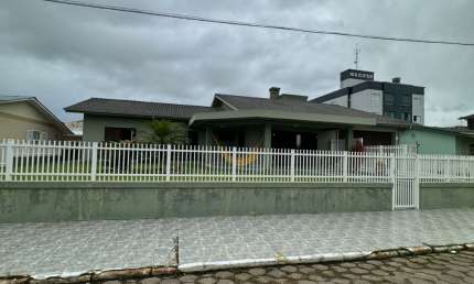 Casa com 4 quartos à venda na Avenida Getúlio Vargas, 433, Centro, Balneário Arroio do Silva