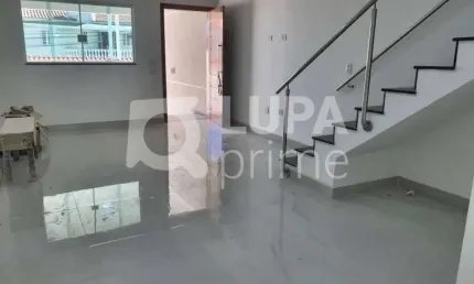 SOBRADO COM 3 QUARTOS E 2 VAGAS PARA VENDA NA VILA MEDEIROS