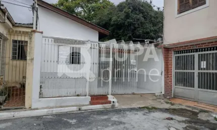 Casa térrea com 2 dormitórios à venda na Vila Nova Mazzei!