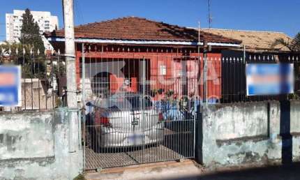 Casa térrea com 2 dormitórios á venda no Parque Vitória