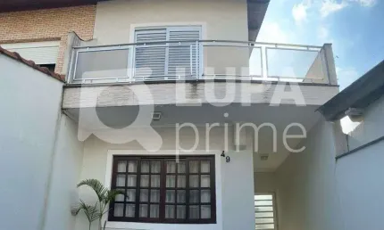 Sobrado com 3 dormitórios á venda no Parque Casa de Pedra