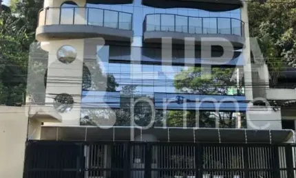 Prédio espaçoso com 10 vagas para venda na Casa Verde