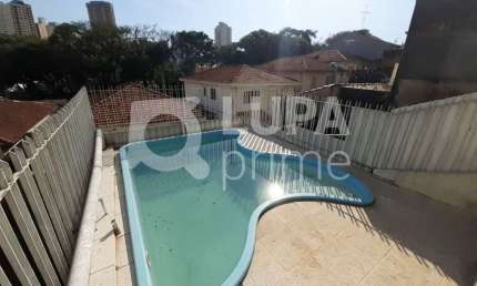 Sobrado com 3 dormitórios, 2 banheiros e piscina à venda - Santana