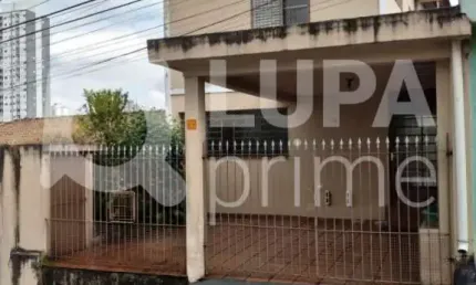 Sobrado com 3 dormitórios sendo 1 suíte á venda na vila carbone