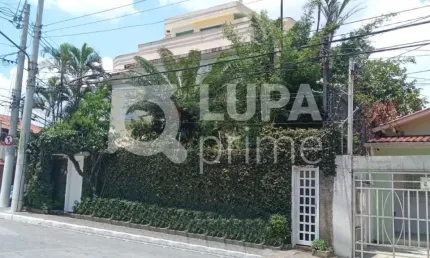 Casa com 4 dormitórios sendo 2 suítes à venda em santana!