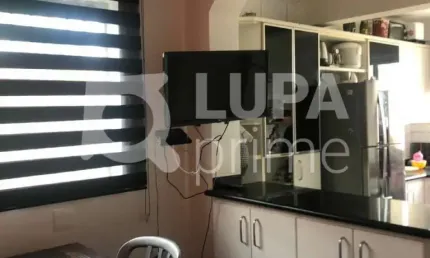 Sobrado com 2 casas no quintal à venda no Jardim Brasil!