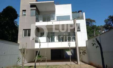 Casa de alto padrão com 3 dormitórios e 5 banheiros à venda - Jardim Floresta