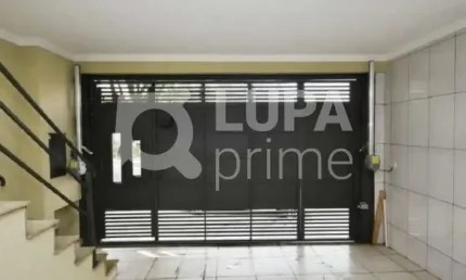 Sobrado com 3 dormitórios sendo 1 suíte á venda na vila nivi