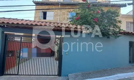 Sobrado com 2 dormitórios sendo 2 suítes á venda em Santana.