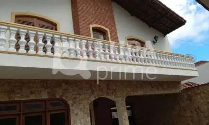 Sobrado com 5 dormitórios (4 suítes) á venda na Santa Teresinha !