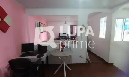 Casa térrea à venda com 2 dormitórios na Parada Inglesa!