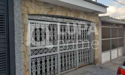 Casa Térrea com 3 dormitórios á venda na Vila Medeiros.