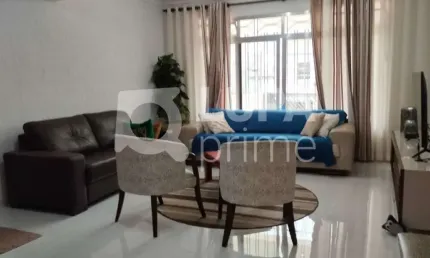 Sobrado com 3 dormitórios sendo 1 suíte á venda na Vila Paiva