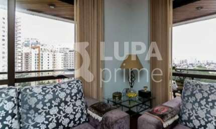 Apartamento com 3 dormitórios sendo 1 suíte  á venda em Santana.