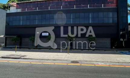 Prédio comercial com 880 metros para locação em Santana