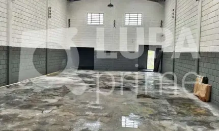 Galpão com 500m² para locação em terra preta - mairiporã