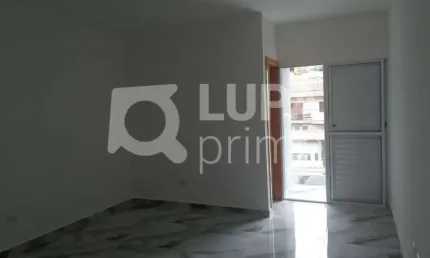 Sobrado com 3 dormitórios sendo suítes á venda na Vila Gustavo