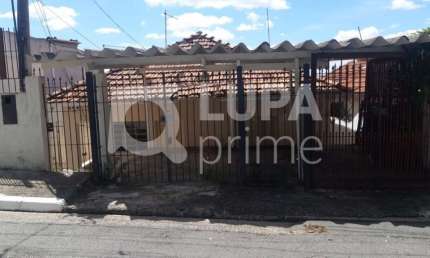 Casa térrea com 2 dormitórios para locação na Vila Mazzei!