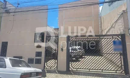 Sobrado em condomínio com 2 dormitórios sendo 1 suíte á venda na vila nivi