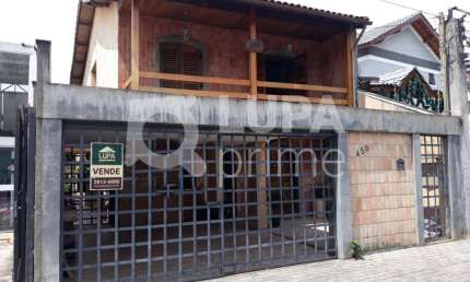 Sobrado com  3 dormitórios sendo 1 suíte á venda na Água Fria