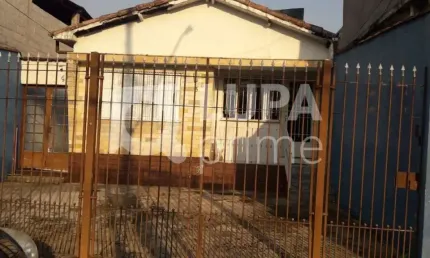 Casa térrea com 2 quartos e 3 vagas de garagem a venda na vila medeiros