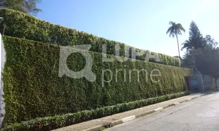 CASA NO TREMEMBÉ- dorms (  2 suítes ),  3 salas,  7 banheiros,  10 vagas    2.000,00m² total/terreno