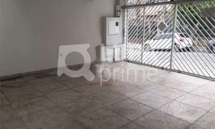 Casa Térrea com 3 dormitórios sendo 1 suíte á venda no  Jardim França