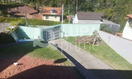 Casa Térrea com 3 dormitórios sendo 2 suítes á venda em Mairiporã
