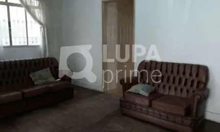 Casa térrea com 2 quartos e 3 vagas a venda na vila gustavo