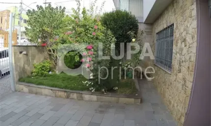 Sobrado com 4 dormitórios sendo 1 suíte á venda no Jardim São Miguel