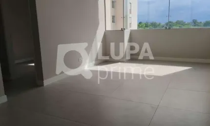 Apartamento com 3 dormitórios sendo 1 suíte á venda no Barro Branco