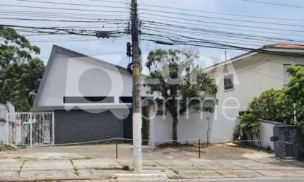 Casa Comercial com 226 metros para locação no Pacaembu
