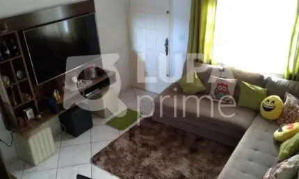 Sobrado em condomínio fechado à venda na vila amália!
