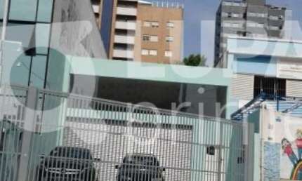 Salão comercial com 200 metros para locação na Água Fria