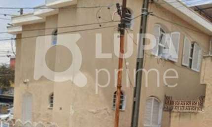 Sobrado com 3 dormitórios sendo 1 suíte á venda na Vila medeiros.