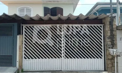 Sobrado com 3 dormitórios sendo 1 suíte a venda na Vila Ede