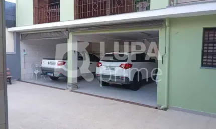 Casa térrea com 3 dormitórios sendo 2 suítes á venda na vila nivi