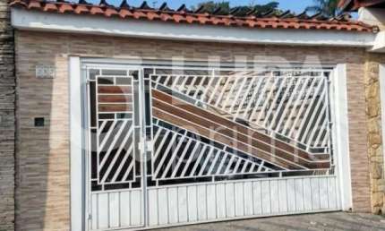 Casa térrea com 2 dormitórios sendo 1 suíte á venda no Jardim Peri!