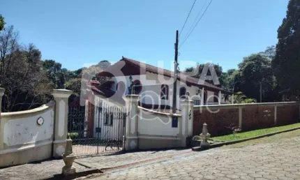 Sobrado com 3 dormitórios à venda na Estrada da Roseira!