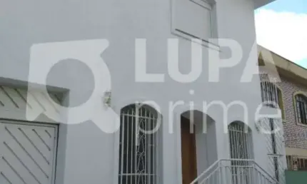 Sobrado com 3 suítes, churrasqueira e 3 vagas á venda no Jardim São Paulo !